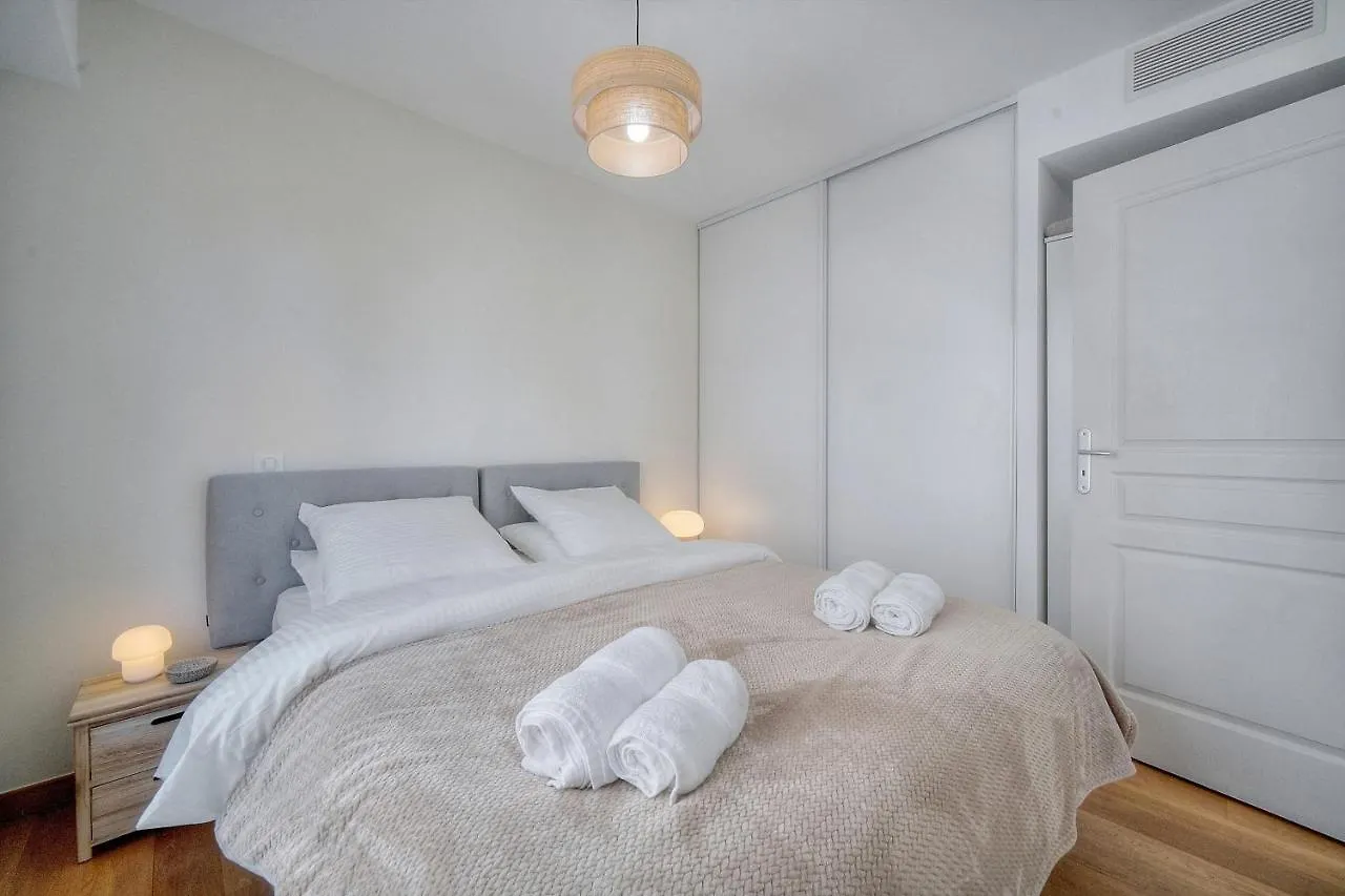 Magnifique Et Lumineux 3 Pieces A2B238 Appartement Cannes