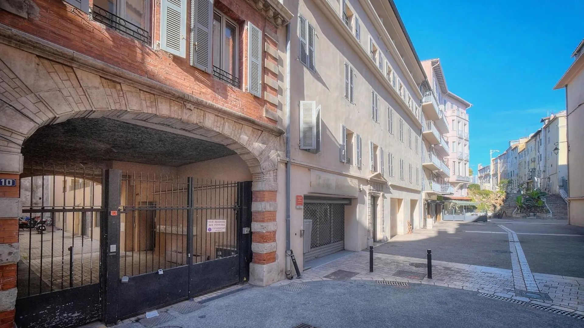 Magnifique Et Lumineux 3 Pieces A2B238 Appartement Cannes