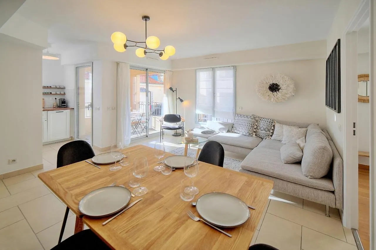 Magnifique Et Lumineux 3 Pieces A2B238 Appartement Cannes